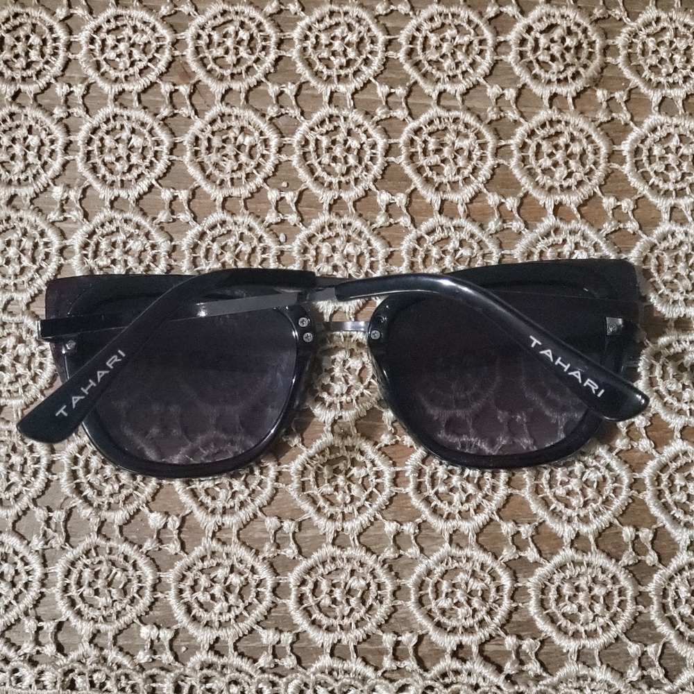 Tahari sunglasses